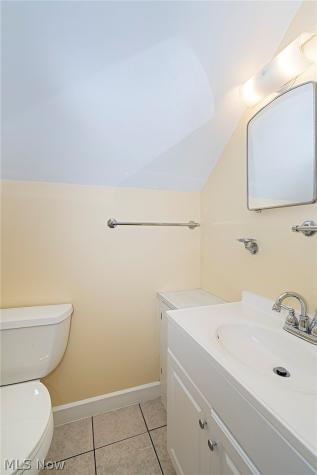 415 Fourth Square Marietta OH 45750