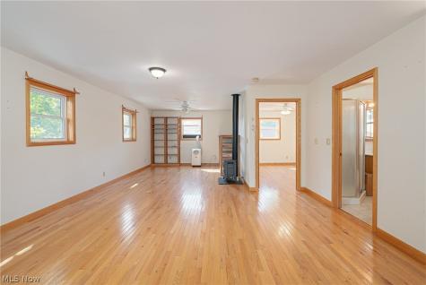 415 Fourth Square Marietta OH 45750
