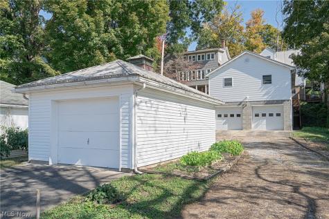 415 Fourth Square Marietta OH 45750