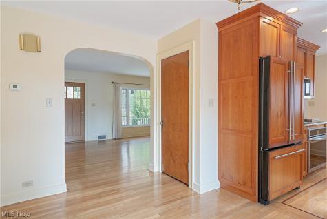 415 Fourth Square Marietta OH 45750