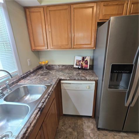 42108 Emerson Court Elyria OH 44035