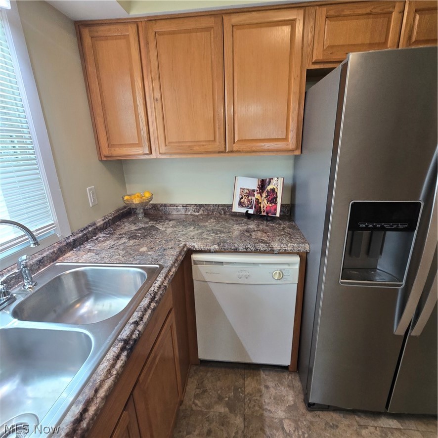 42108 Emerson Court Elyria OH 44035
