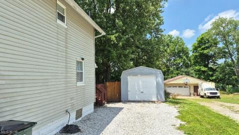 589 Highland Avenue Barberton OH 44203