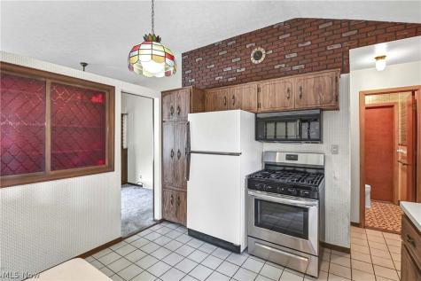 7704 Howard Street Parma OH 44134