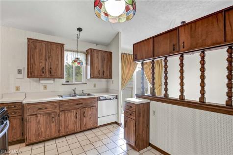 7704 Howard Street Parma OH 44134