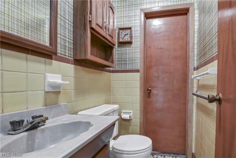 7704 Howard Street Parma OH 44134