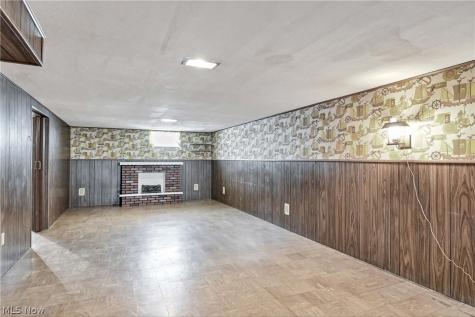 7704 Howard Street Parma OH 44134
