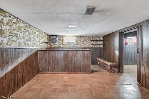 7704 Howard Street Parma OH 44134