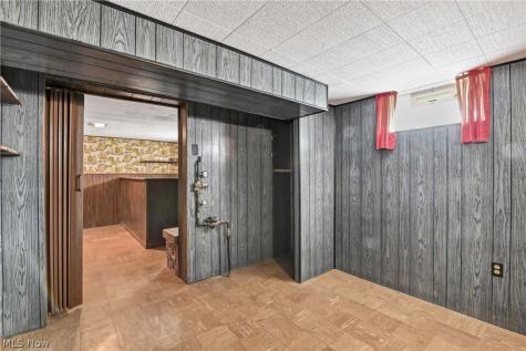 7704 Howard Street Parma OH 44134