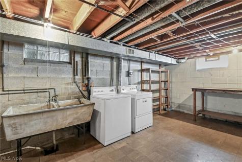 7704 Howard Street Parma OH 44134