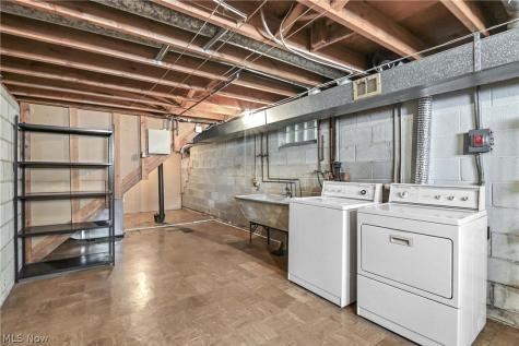 7704 Howard Street Parma OH 44134
