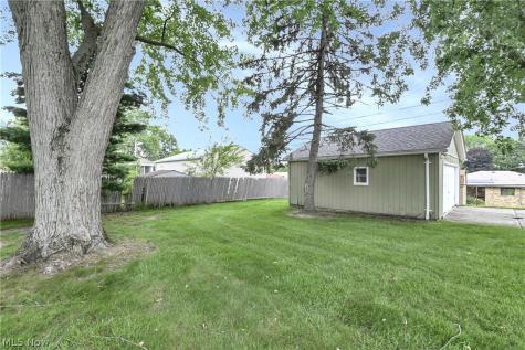 7704 Howard Street Parma OH 44134
