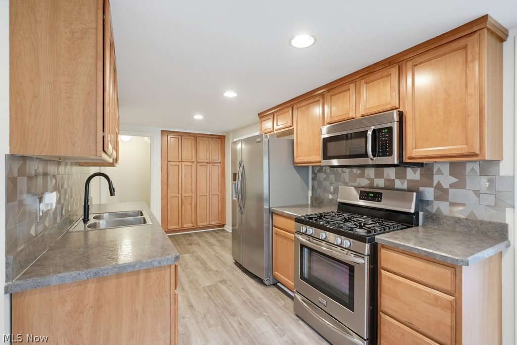 1628 Parker Drive Mayfield Heights OH 44124