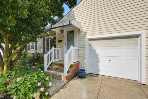 1628 Parker Drive Mayfield Heights OH 44124