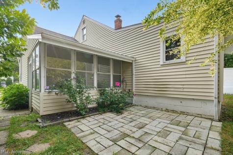 1628 Parker Drive Mayfield Heights OH 44124