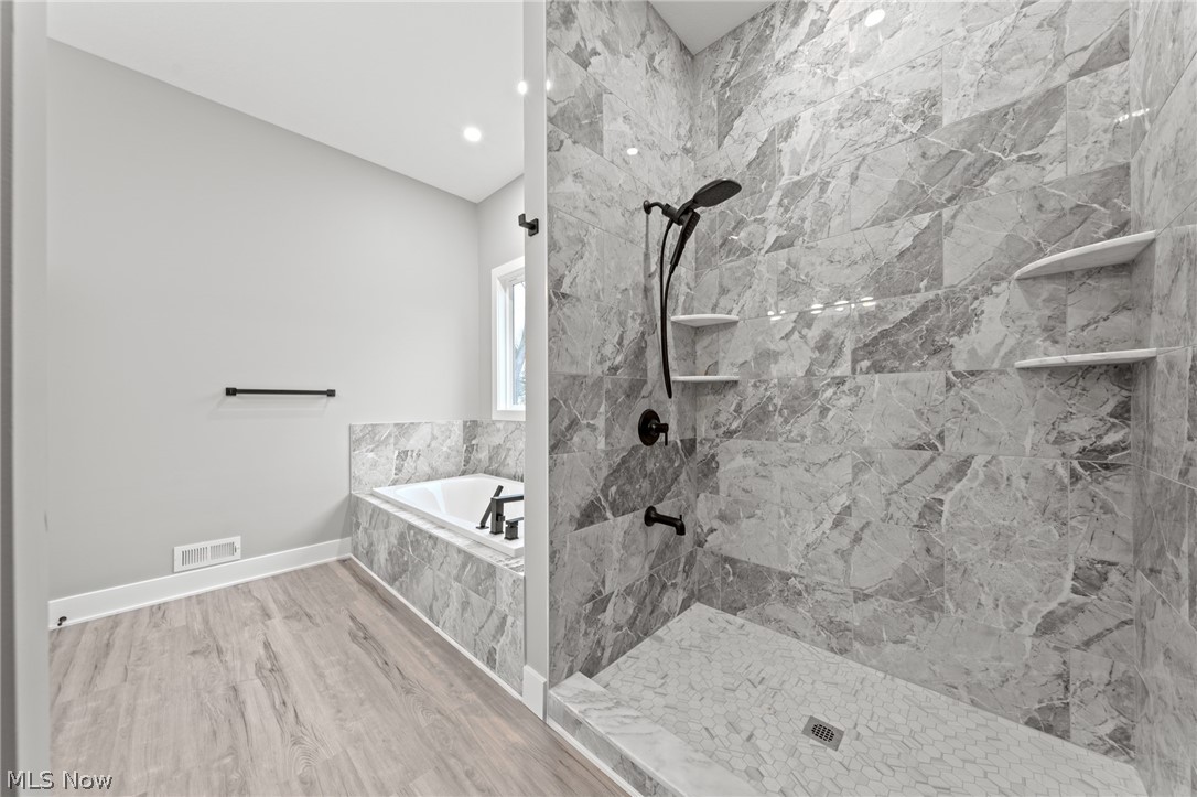 Sl Ameer Drive Oakwood Village OH 44146