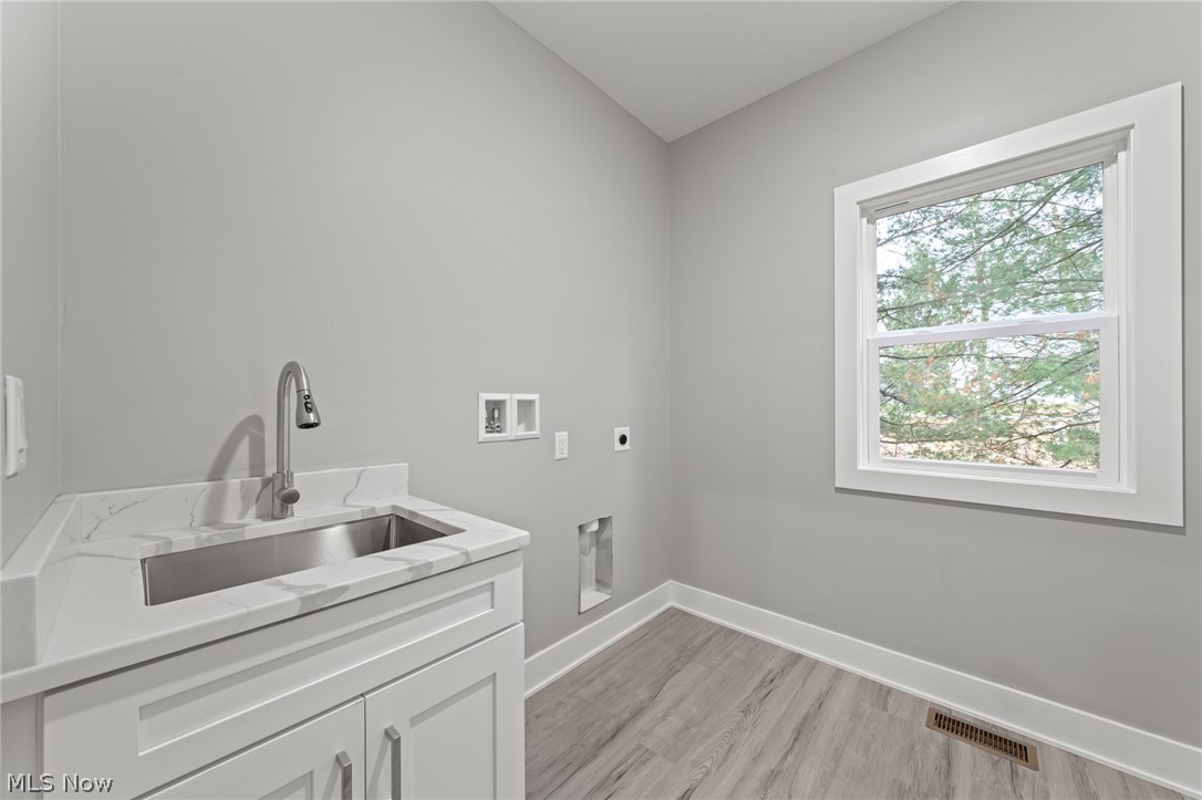 Sl Ameer Drive Oakwood Village OH 44146