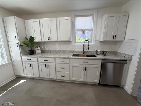 230 E 211th Street Euclid OH 44123