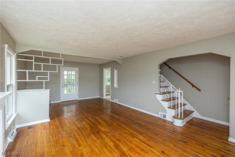 5167 Philip Avenue Maple Heights OH 44137
