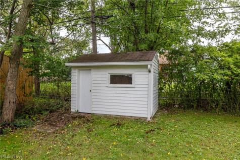 5167 Philip Avenue Maple Heights OH 44137
