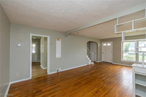 5167 Philip Avenue Maple Heights OH 44137