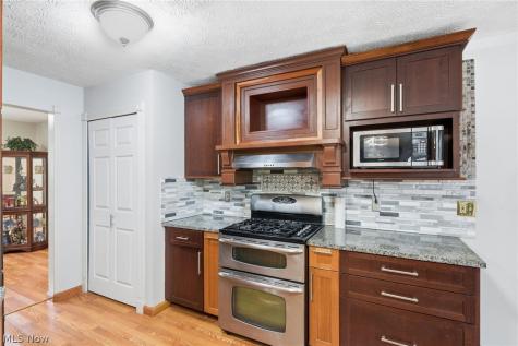 1970 Cherrywood Lane Akron OH 44312