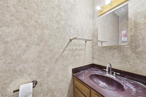 1970 Cherrywood Lane Akron OH 44312