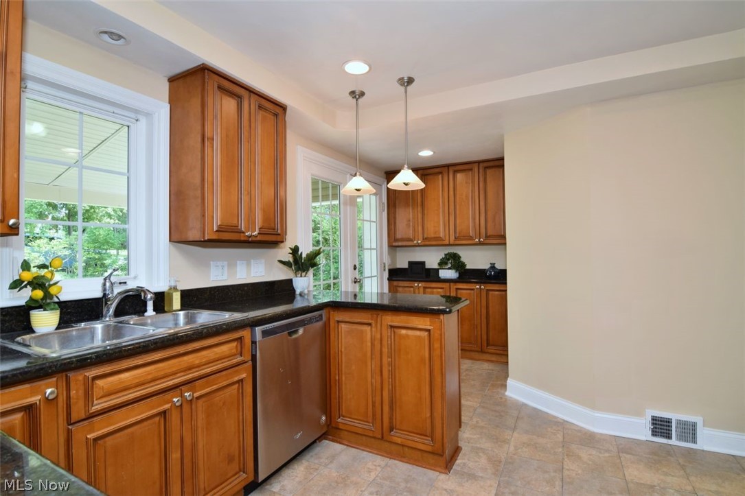 3857 Meadowbrook Boulevard University Heights OH 44118