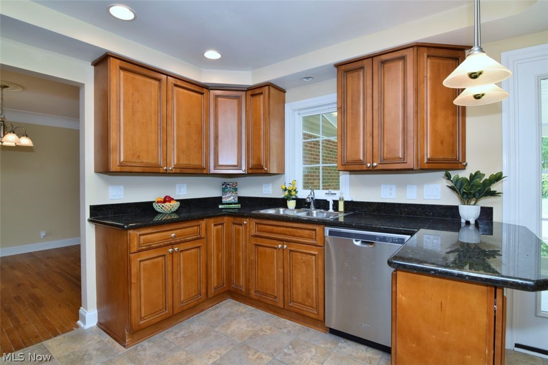 3857 Meadowbrook Boulevard University Heights OH 44118
