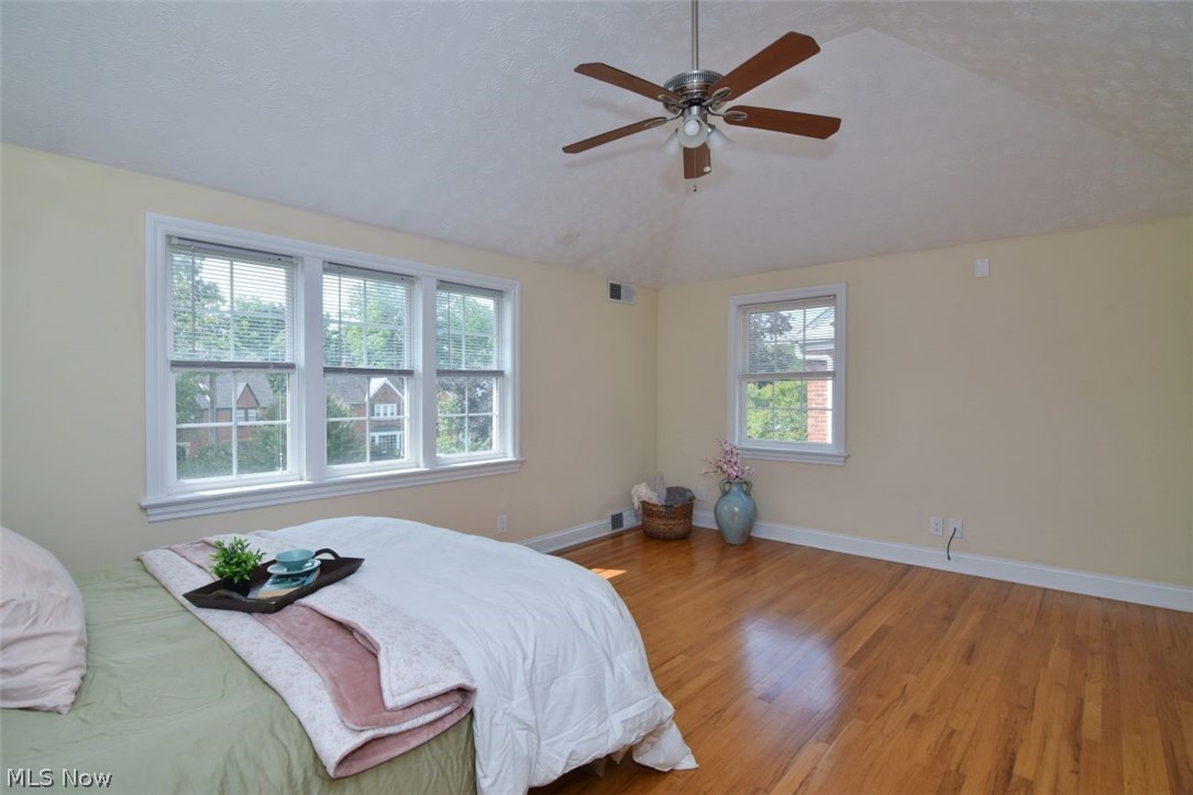 3857 Meadowbrook Boulevard University Heights OH 44118