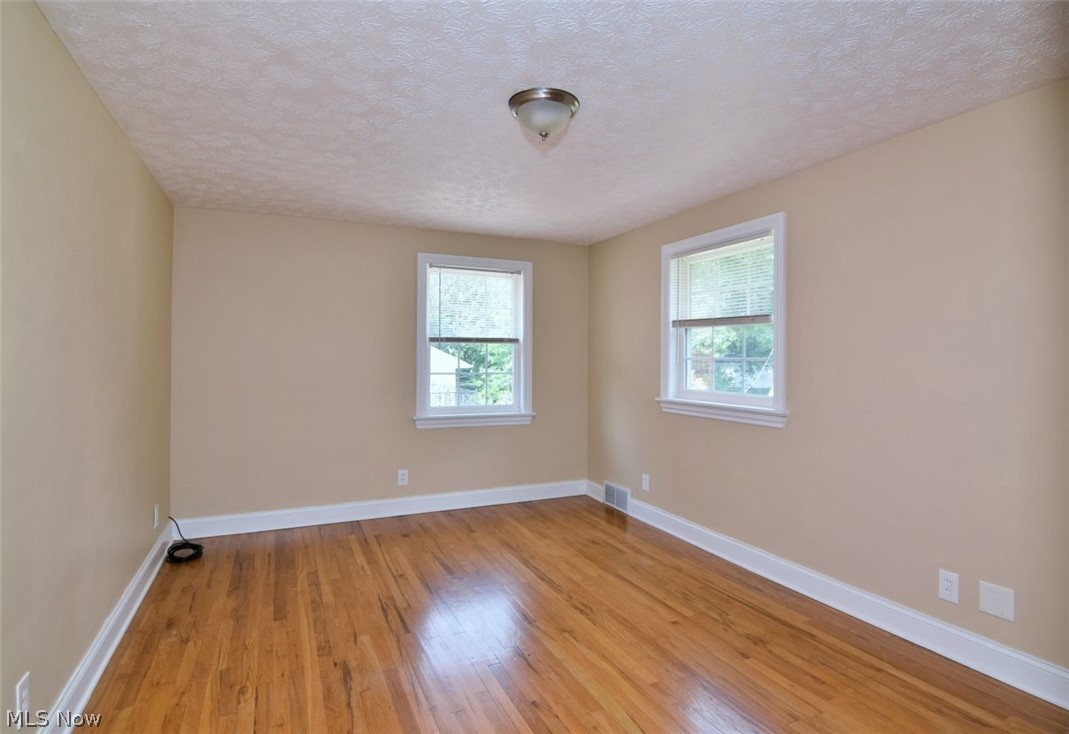 3857 Meadowbrook Boulevard University Heights OH 44118