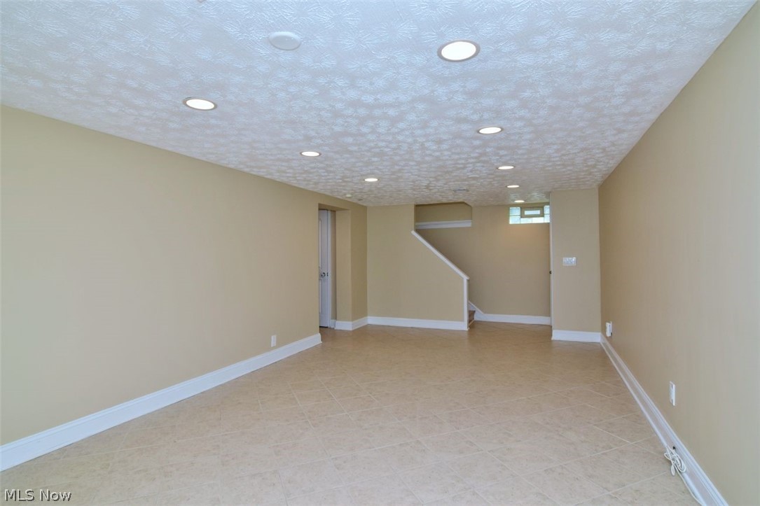 3857 Meadowbrook Boulevard University Heights OH 44118