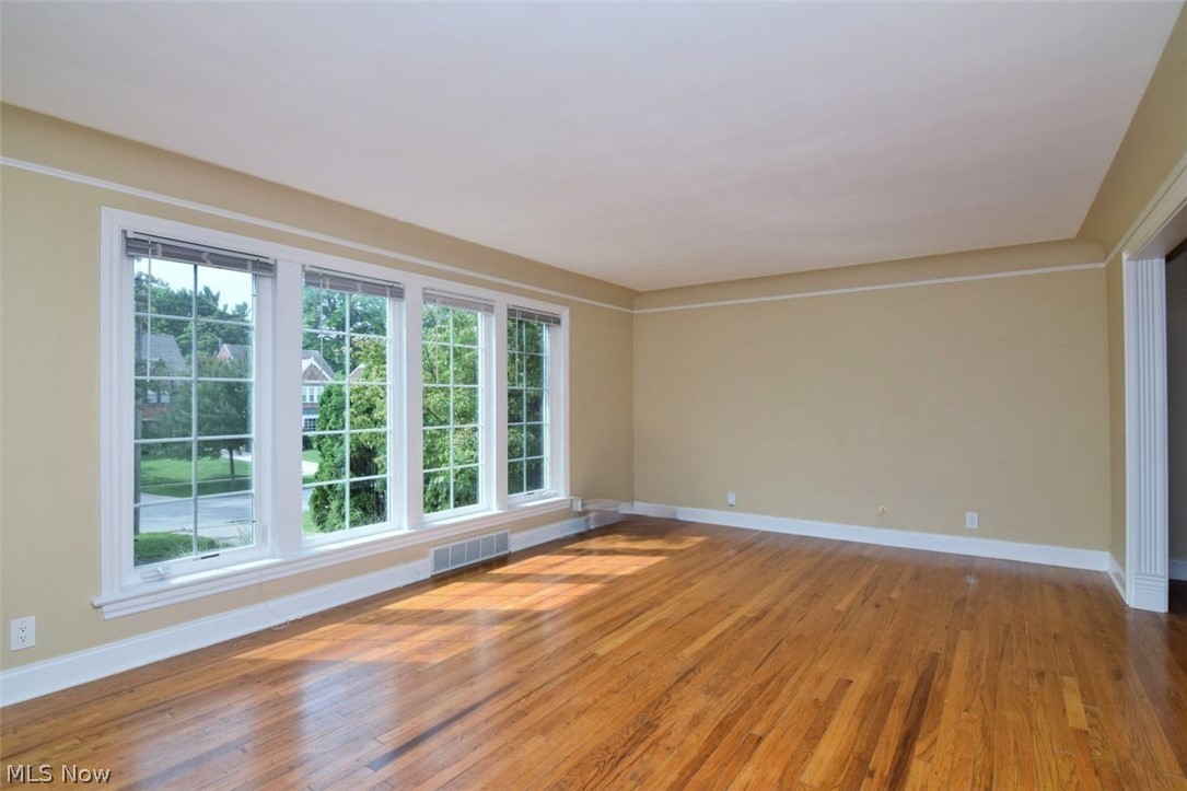 3857 Meadowbrook Boulevard University Heights OH 44118