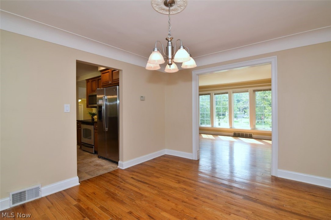 3857 Meadowbrook Boulevard University Heights OH 44118