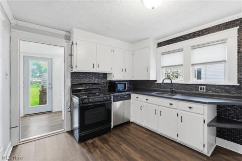 103 Fenton Avenue Mogadore OH 44260