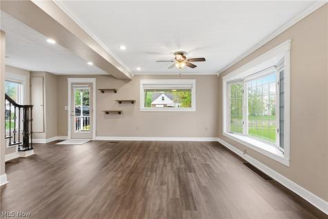 103 Fenton Avenue Mogadore OH 44260