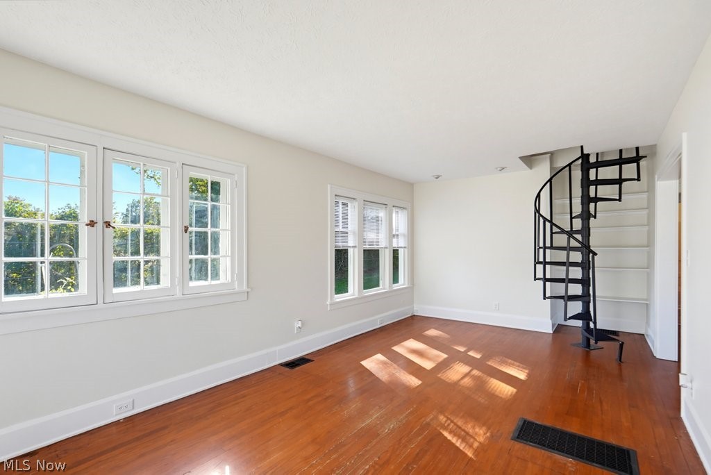 366 Riverside Drive Painesville OH 44077