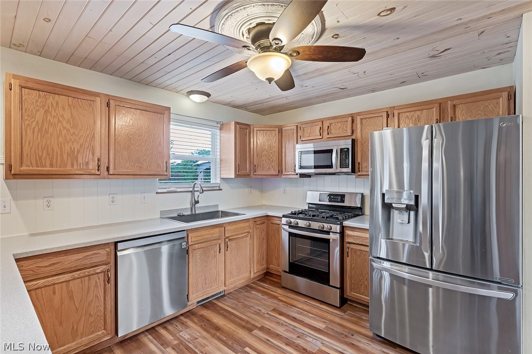 144 Hawkins Lane Columbiana OH 44408