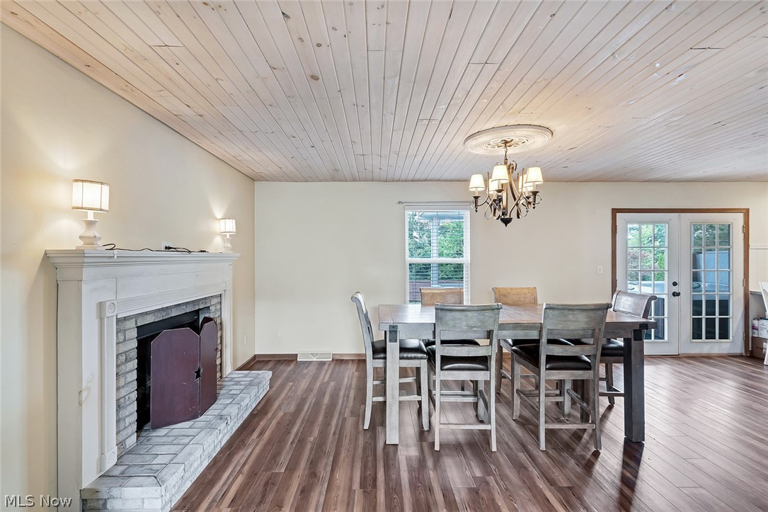 144 Hawkins Lane Columbiana OH 44408