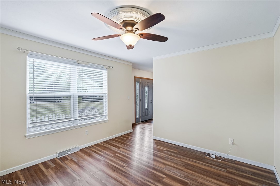 144 Hawkins Lane Columbiana OH 44408