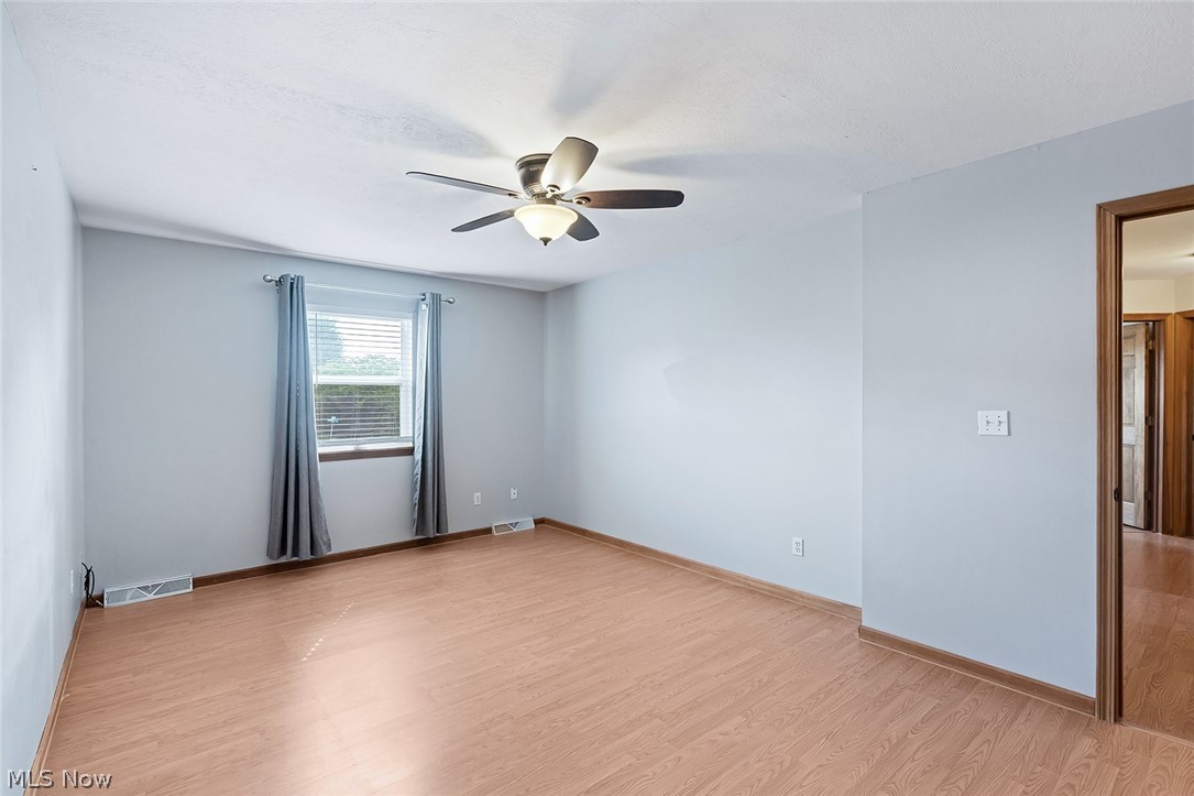 144 Hawkins Lane Columbiana OH 44408