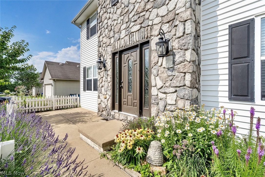 144 Hawkins Lane Columbiana OH 44408