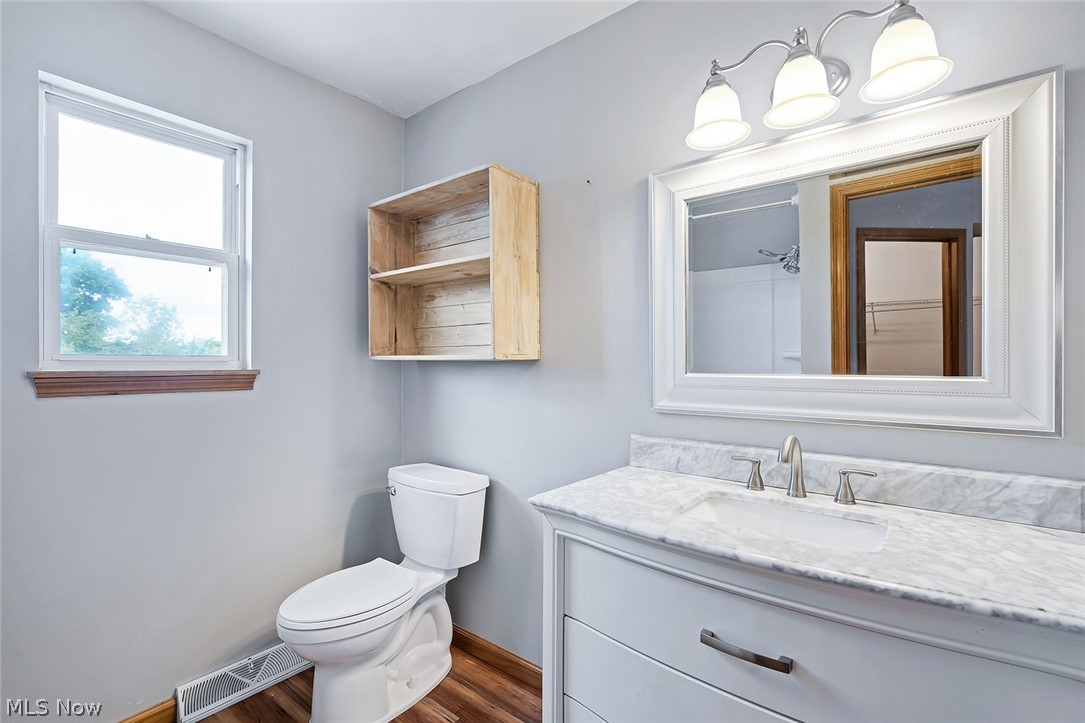 144 Hawkins Lane Columbiana OH 44408