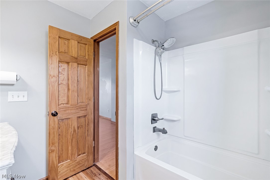 144 Hawkins Lane Columbiana OH 44408