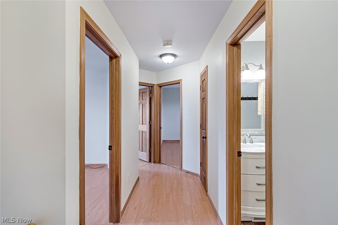 144 Hawkins Lane Columbiana OH 44408