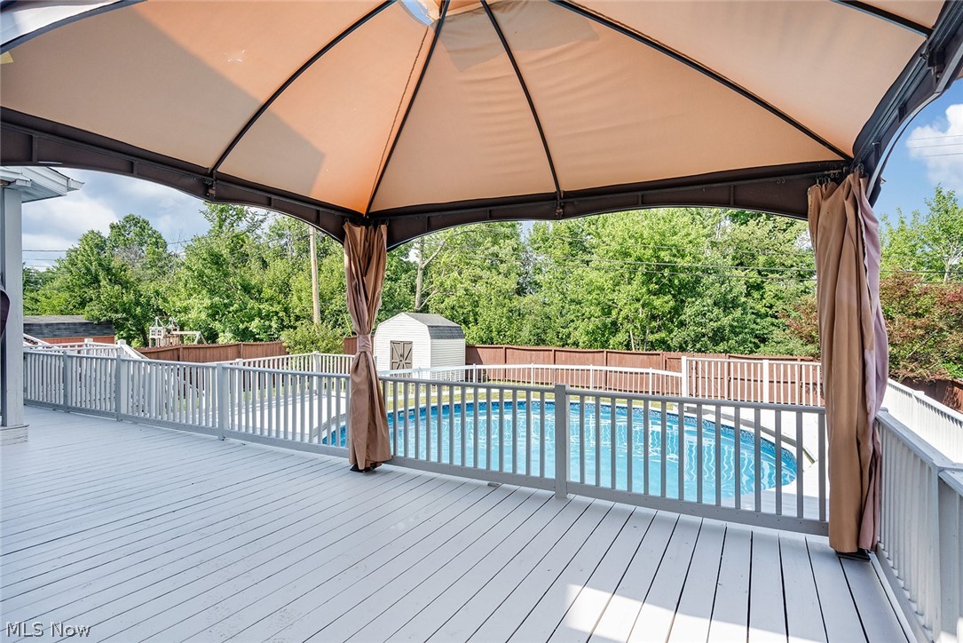 144 Hawkins Lane Columbiana OH 44408