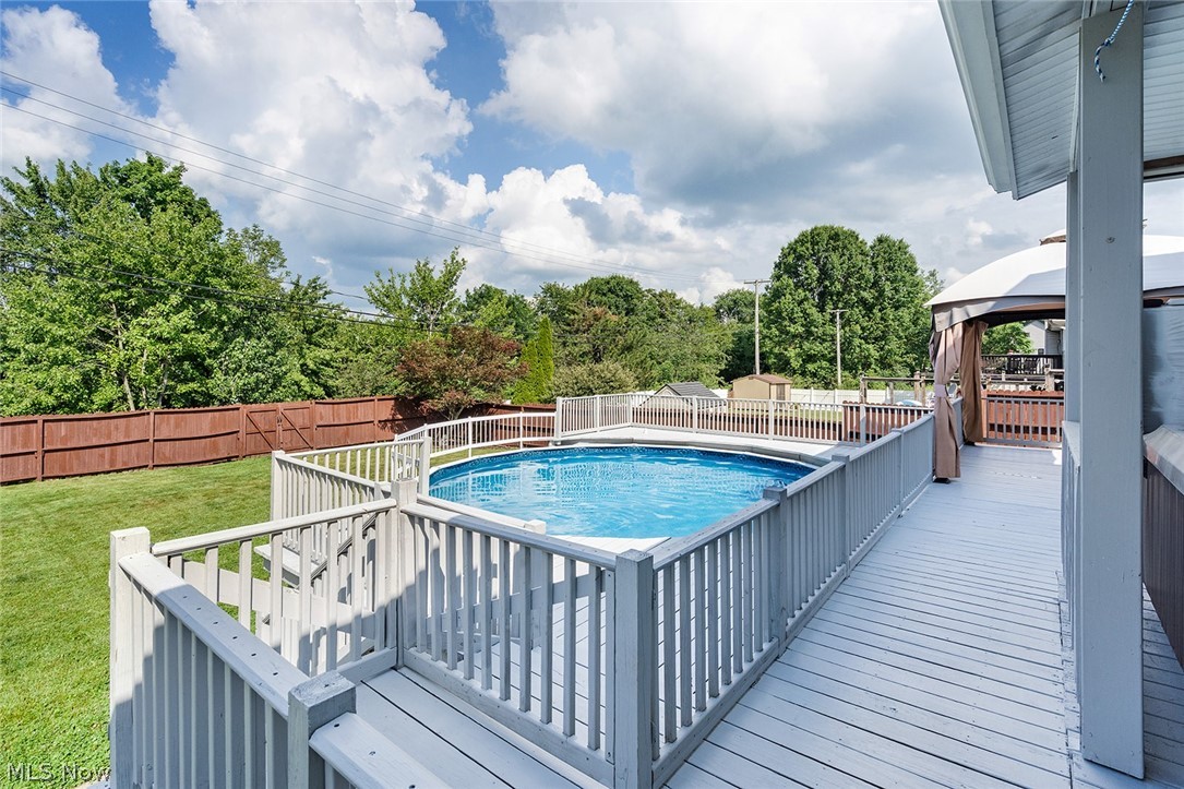 144 Hawkins Lane Columbiana OH 44408