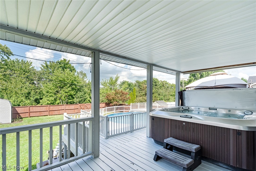 144 Hawkins Lane Columbiana OH 44408