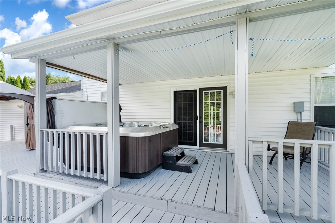 144 Hawkins Lane Columbiana OH 44408