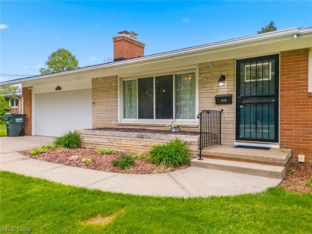 910 Marquardt Avenue NW North Canton OH 44720